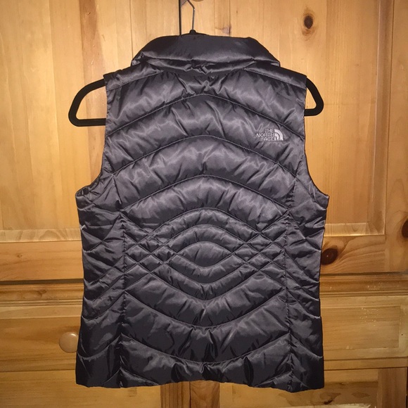 North Face Vest. NWOT - Picture 3 of 3